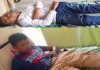 மாணவர்களுக்கு காகிதத்தை ஊட்டிய அதிபர் தொடர்ந்தும் பணியில் (VIDEO)